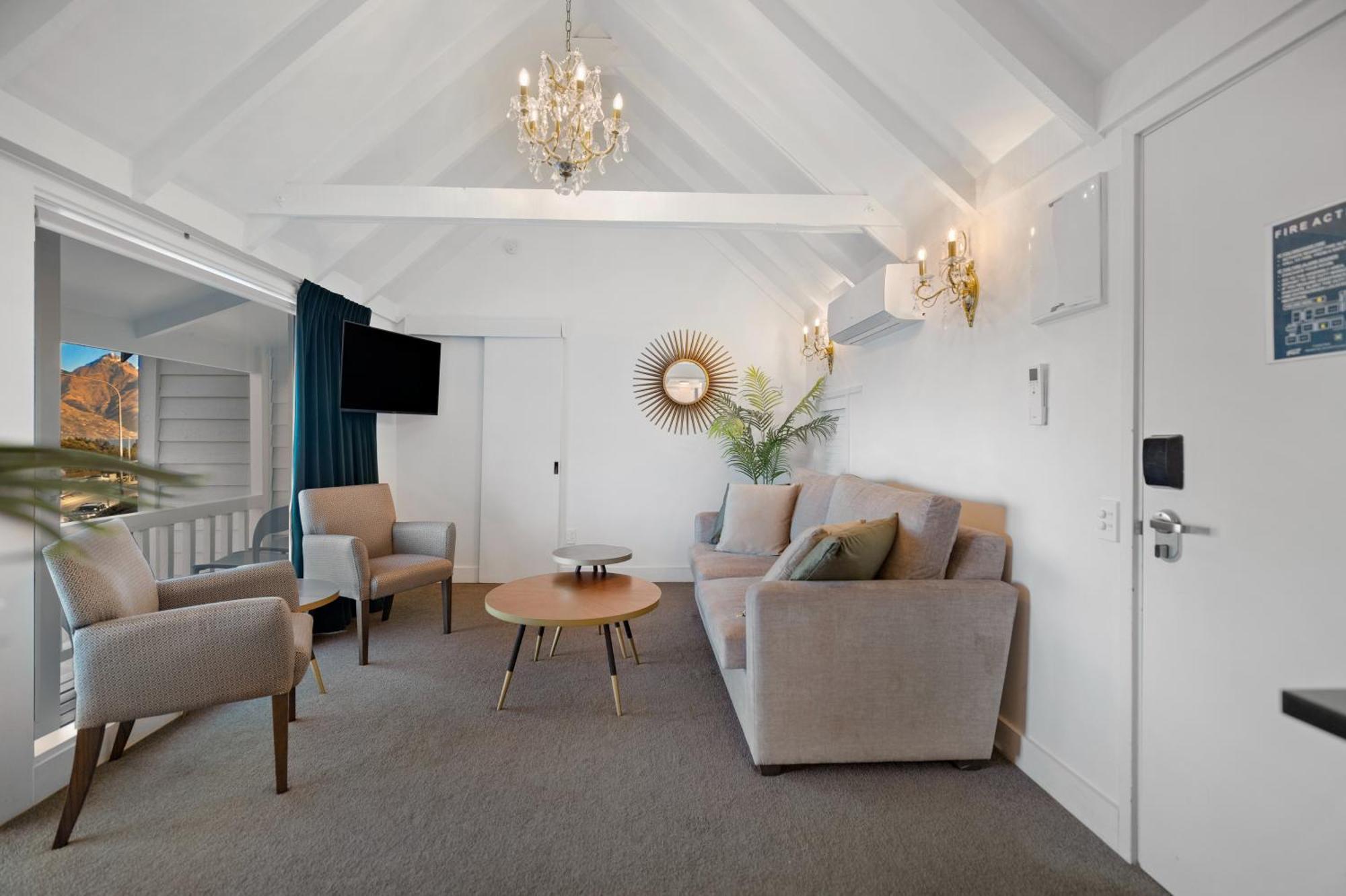 Lakeview Colonial Motel Квінстаун Екстер'єр фото