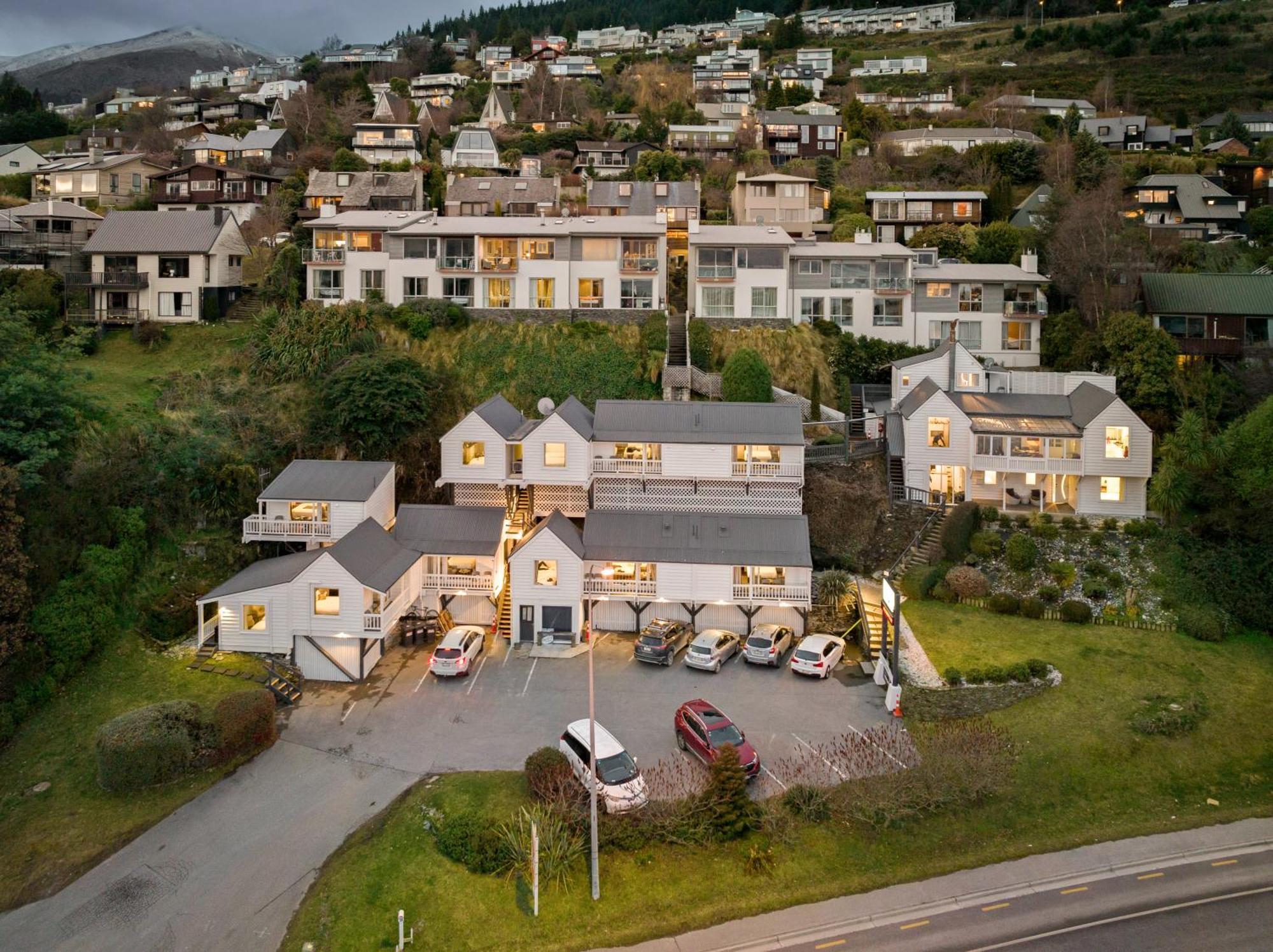 Lakeview Colonial Motel Квінстаун Екстер'єр фото